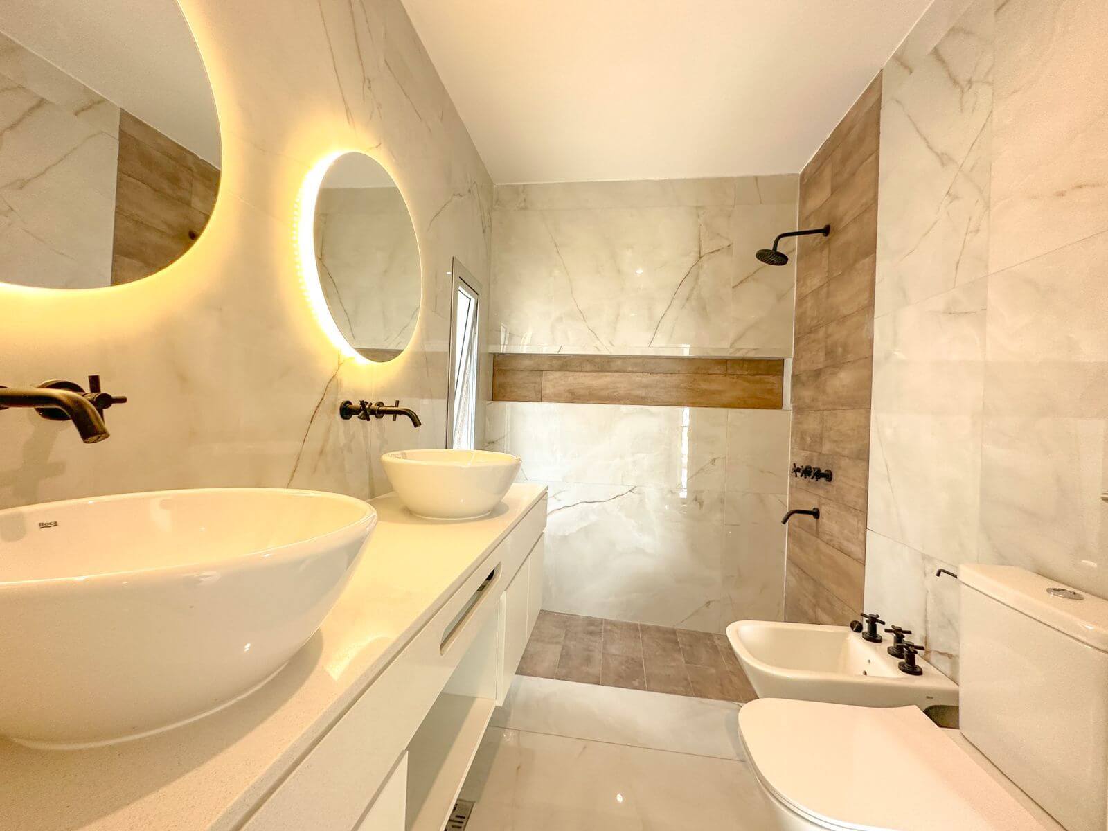 19b33562-551f-475f-b228-9a19bc27d116